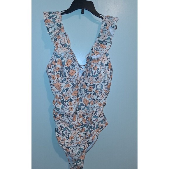 NEW! Cupshe Women's Distsy Floral One Piece Swimsuit Bathing Suit, Size Medium - Picture 4 of 8